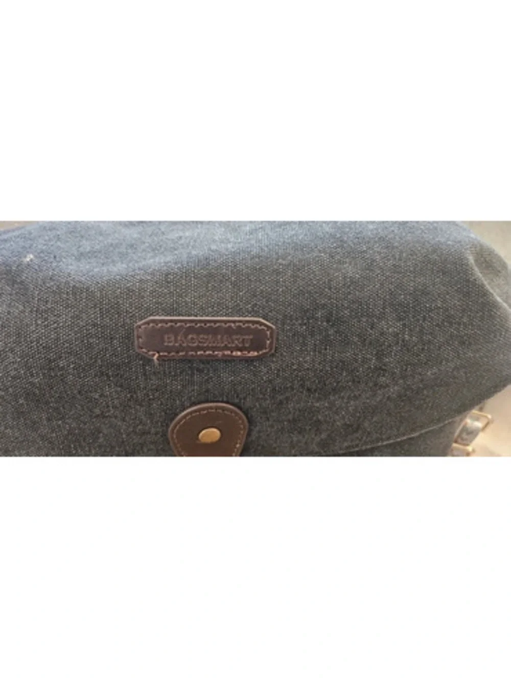 Professional camera bag with new straps by bagsmart